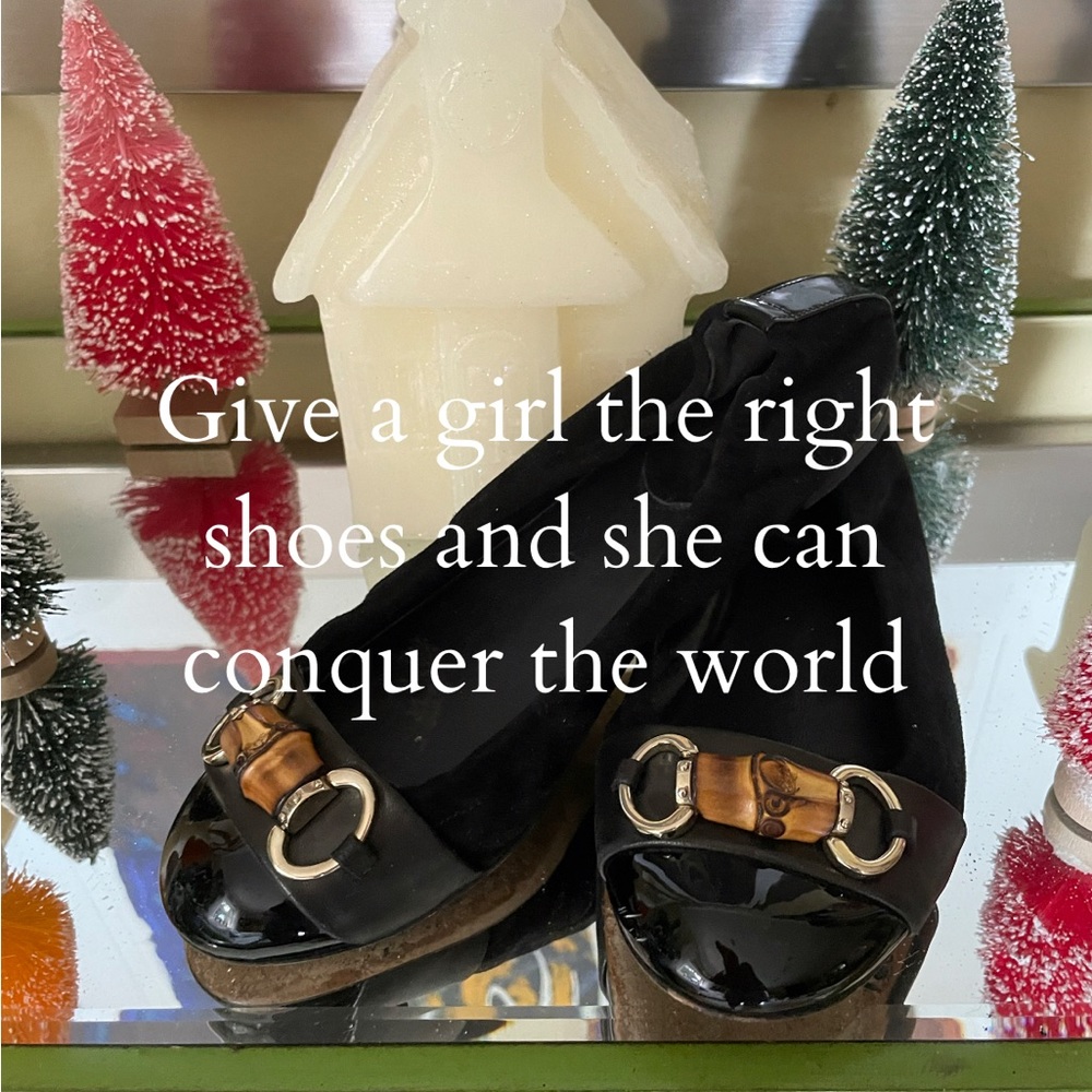 Gucci flat  black shoes. size 35 US Size 5